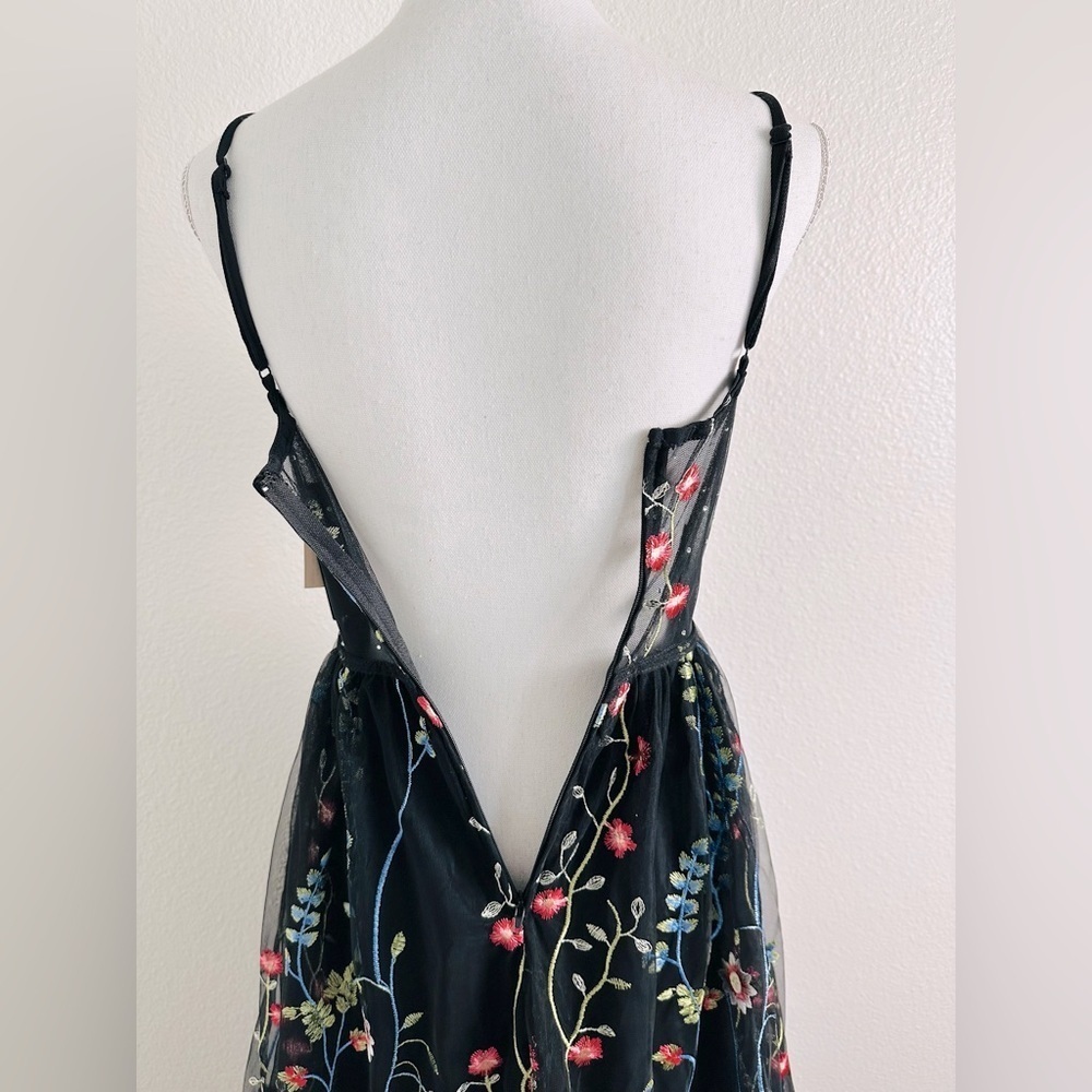 City Studios Juniors Floral-Embroidered Tulle Gown Size 3 - Picture 6 of 16